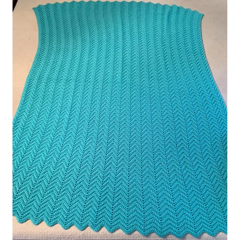 Vintage‎ Handmade Knitted Blanket Good Condition